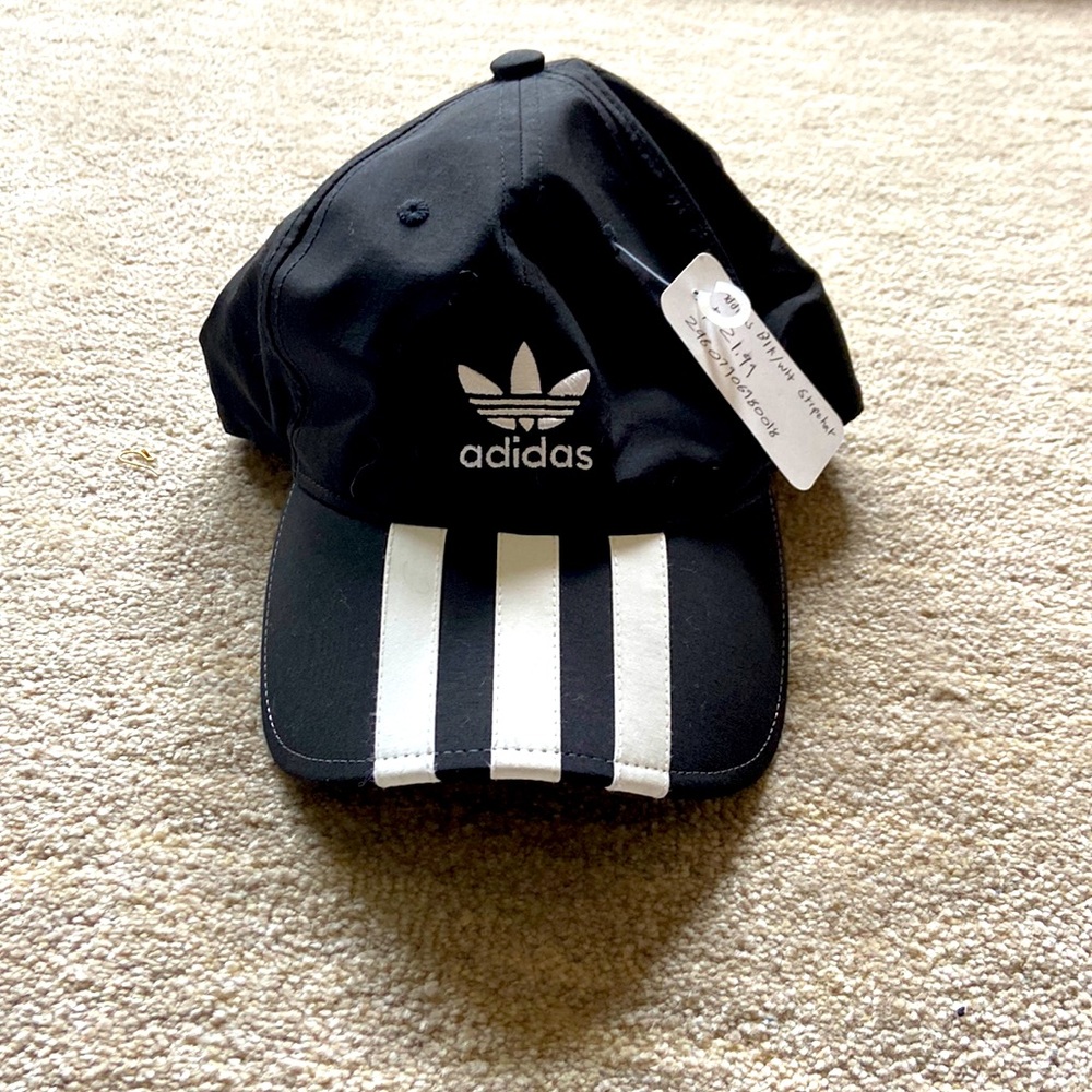 NWT adidas hat with white stripe detail